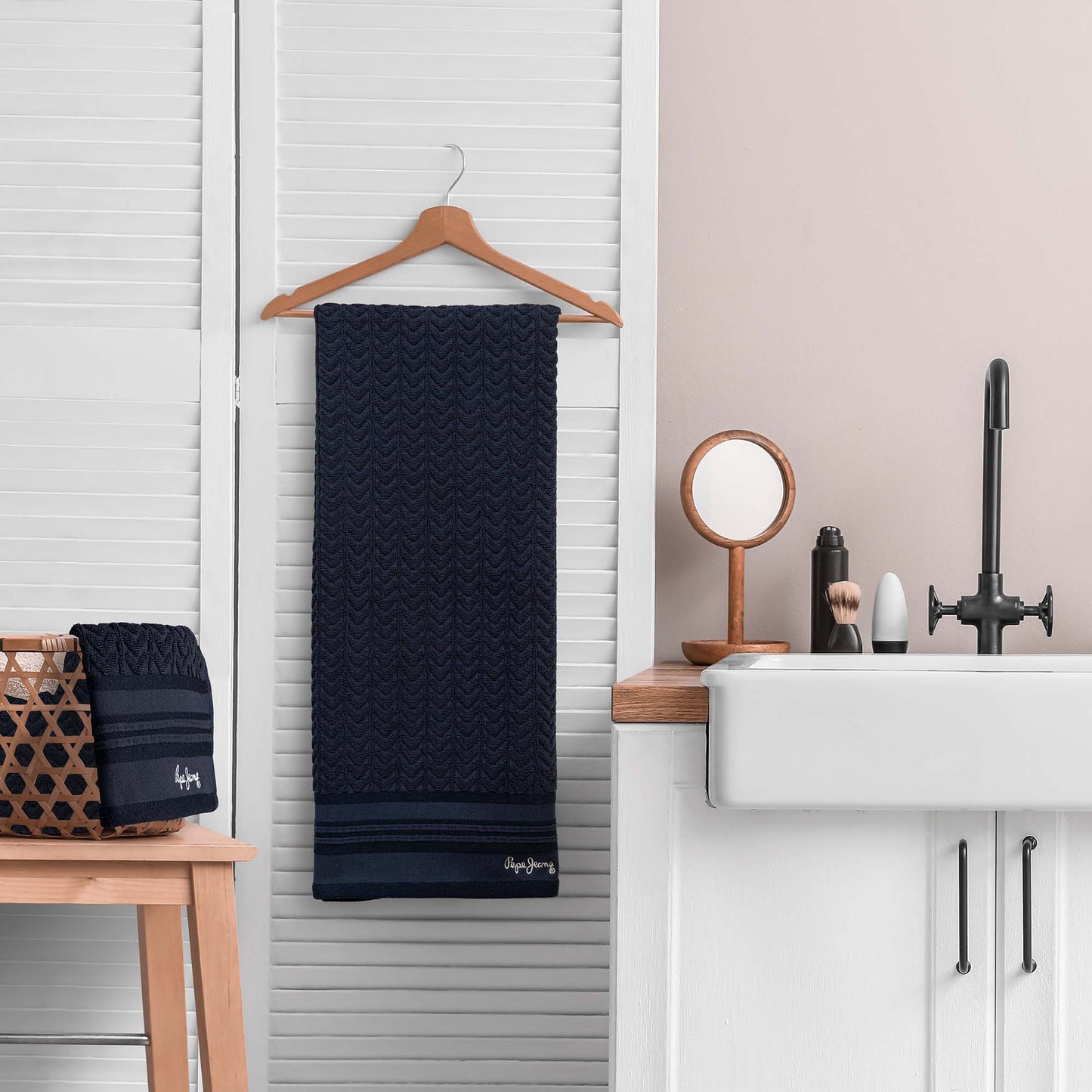 TOALLA DE BAÑO MODELO BAKER DIFERENTES TAMAÑOS | PEPE JEANS